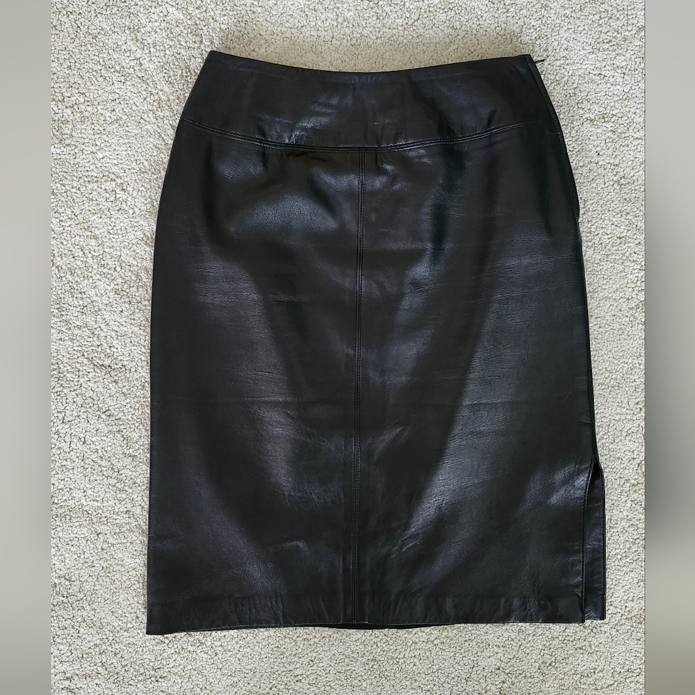 DANIER Elegant Black Leather Skirt